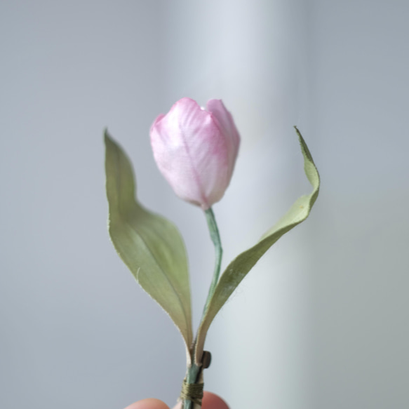春色 ピンク の チューリップ ブローチ 4枚目の画像