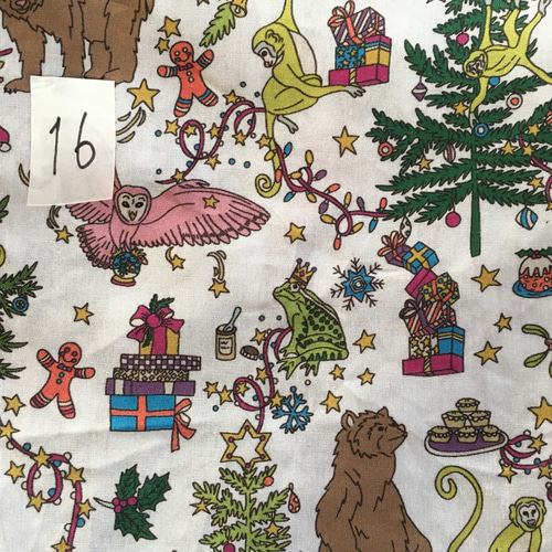 ✴︎新柄追加しました☺︎可愛いリバティ ハーフハンカチ 8枚重ね  