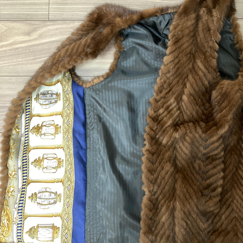 毛皮のジャケットをリメイク✨ すっきり今どきなファーベストに！ 洋服