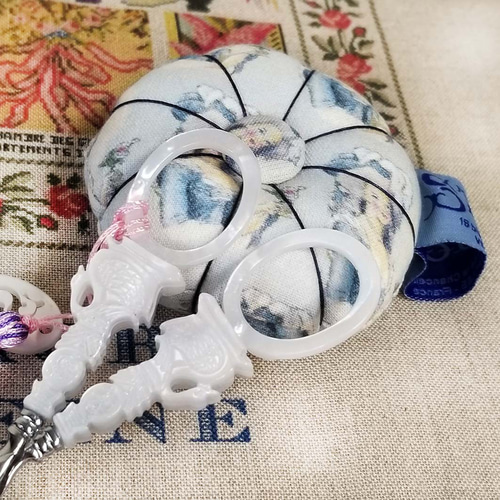 ひまり⭐︎ 白糸 & sajou刺繍糸 & sajou 手芸 ハサミ ひまり様専用⭐︎ 白糸 & sajou刺繍糸 & sajou 手芸 ハサミ