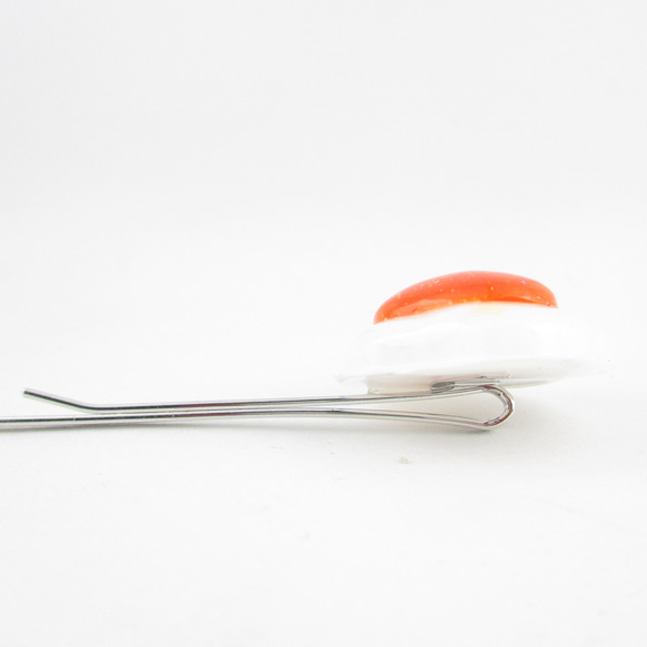 せっかく焼いた目玉焼きは少し不格好になってしまったけれど、クォーツがピリリと効いているから大丈夫♪<ヘアピン>HP013 3枚目の画像