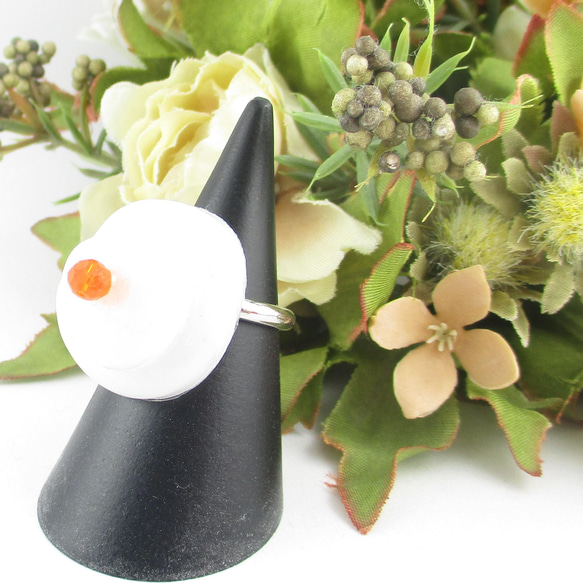 時期が時期だからクォーツ入りの鏡餅を指元にいかがでしょう♪(創作リング)SR819 1枚目の画像