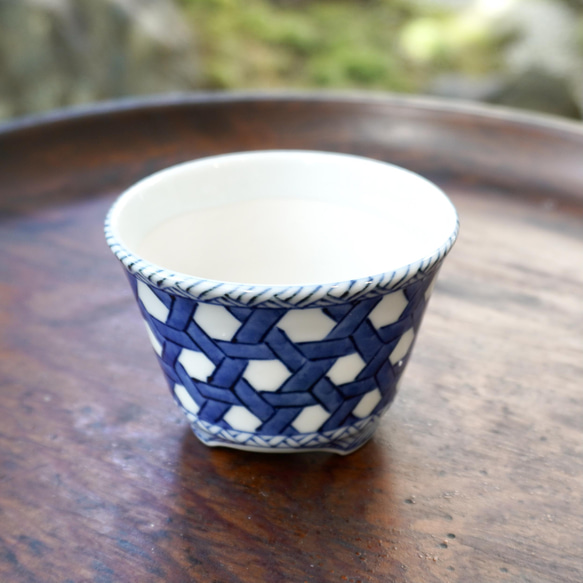 染付籠網代六つ目紋植木鉢　口径約7.3cm　高さ約5.3cm 人気・おすすめ｜使いやすい・旅行におすすめ 品質保証 全国発送 正規品・日本国内発送・安心保証付き