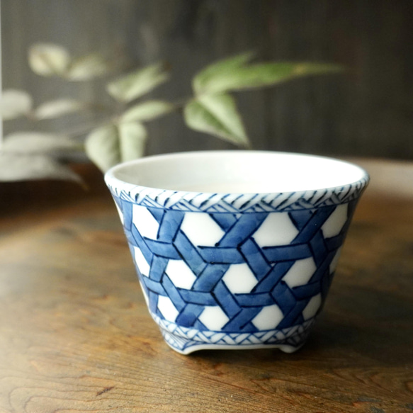 染付籠網代六つ目紋植木鉢　口径約7.3cm　高さ約5.3cm 人気・おすすめ｜使いやすい・旅行におすすめ 品質保証 全国発送 正規品・日本国内発送・安心保証付き