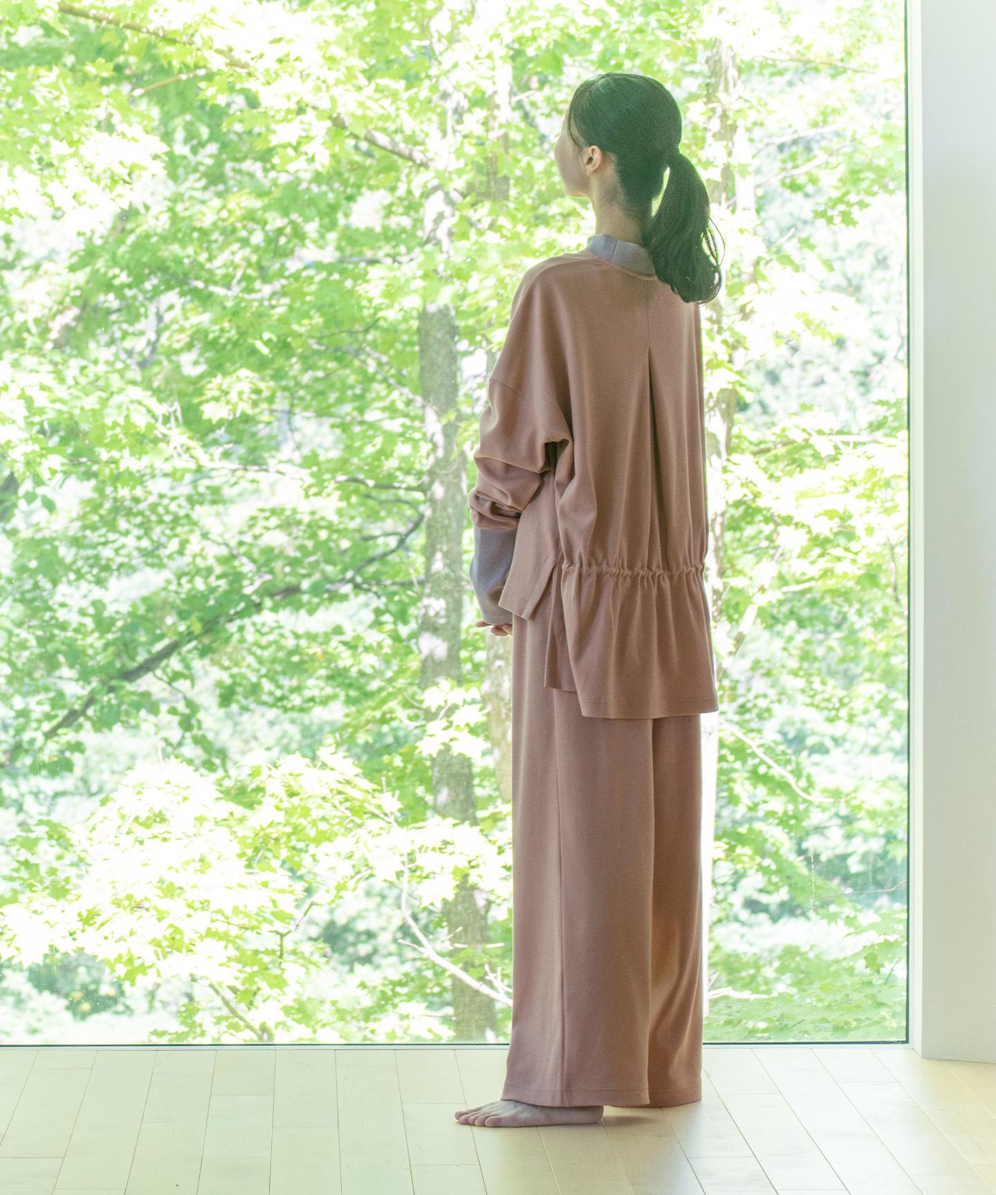 草木染めBOTADEGI ソフトスムースバックギャザー プルオーバー　玉ねぎピンク