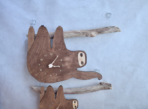 【枝付き】ナマケモノとチルアウトできる＊ビッグサイズ 時計 木製 掛け時計 1枚目の画像
