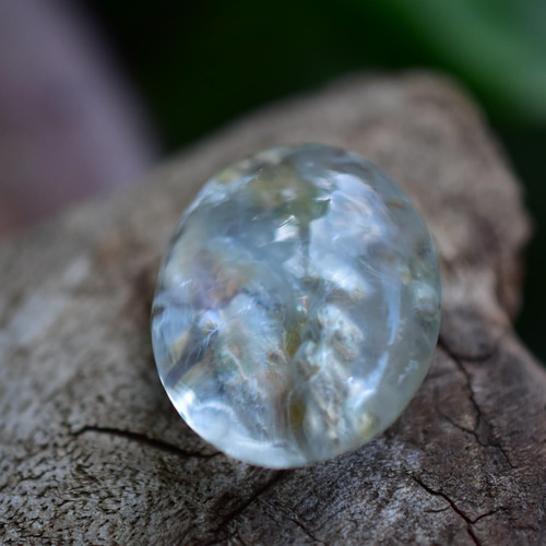 虹入り☆ホワイトガーデンクォーツ ルース 11 天然石 Funky garuda