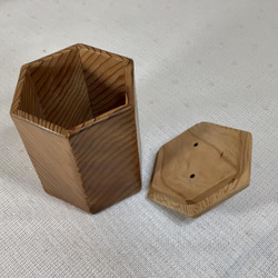 天然木　青森杉　六角形　蓋付き　小さなゴミ箱　一点物　手造り 3枚目の画像