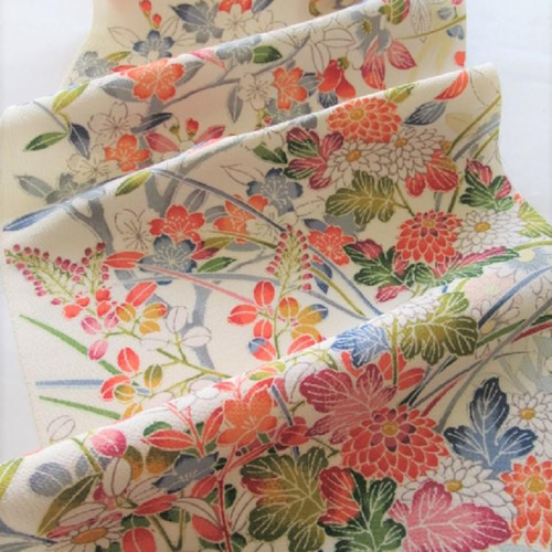 アイボリー 本加賀友禅 草花模様 正絹 丹後ちりめん おくみ部分 No.36