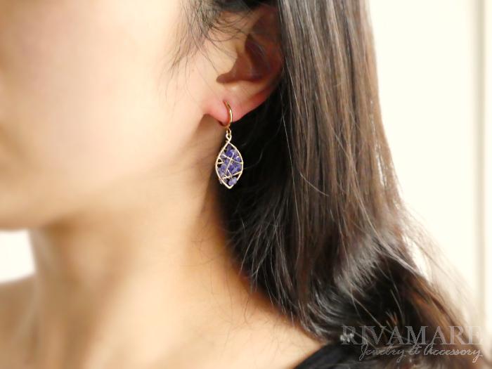 「ブルーパープルのリーフ」タンザナイト ラフチップ 原石 リーフ フープ ピアス