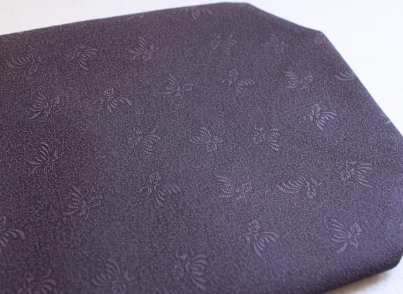 袱紗（ふくさ）シルク菊織り柄＜紫苑（しおん）×シルバーグレー＞FW050-Y044 4枚目の画像
