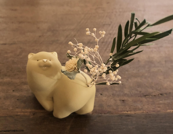 しっぽに花咲く犬の一輪挿し（チャウチャウ＊茶色） 一輪挿し・花瓶