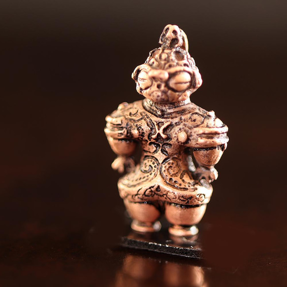 恵比寿田遺跡　豆遮光器土偶 ペンダント　 （659-543/純銅製） 6枚目の画像
