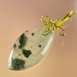 ガネーシュヒマール産水晶ペンダントトップ 1枚目の画像