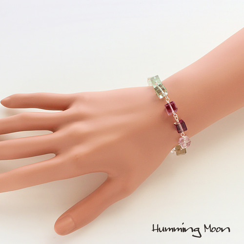 フローライトたんのブレス！グラデーションぽくしたよ！ 中国産マルチカラーフローライト 20面ラウンドカット8mm カラー