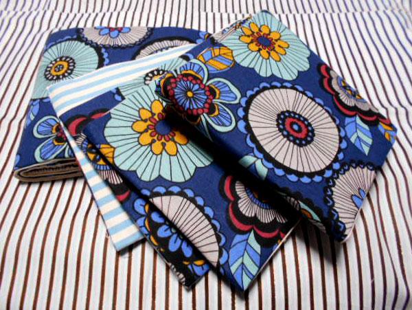 ●●お羊屋深い紺地にお花柄半幅帯新品リバ新品