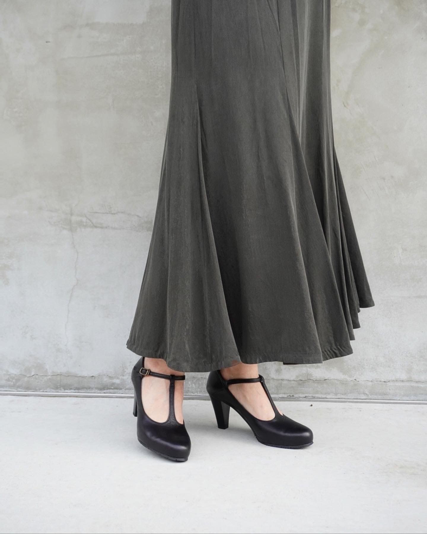 パンプス ブラックレザー ストラップ ステッチ 23cm 美品寄り シンプル アシックス ワラッジ レザー パンプス ストラップ 23cm ブラック