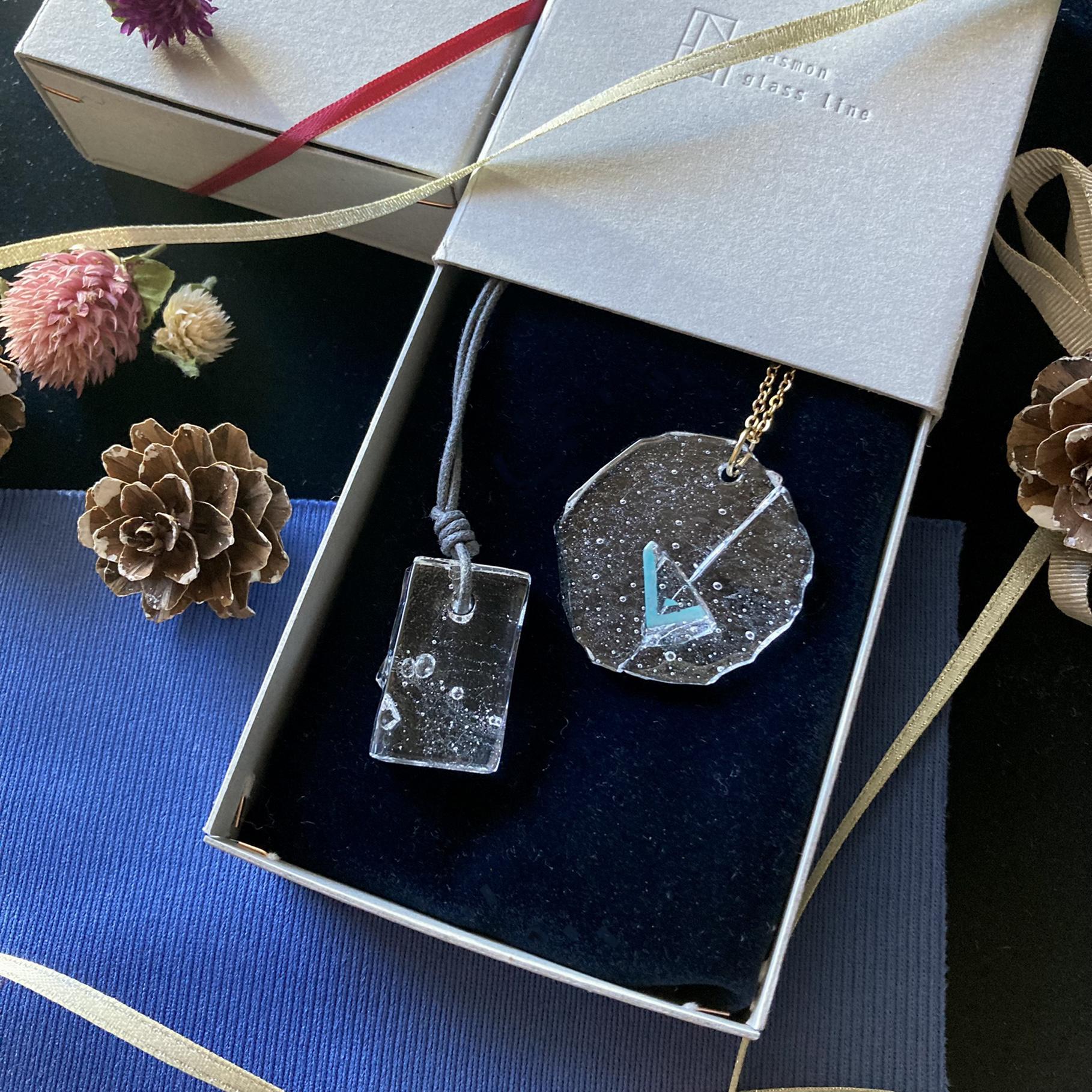 ガラスのジュエリーコフレ【Stars】２つのペンダントセット (ギフトボックス付き)