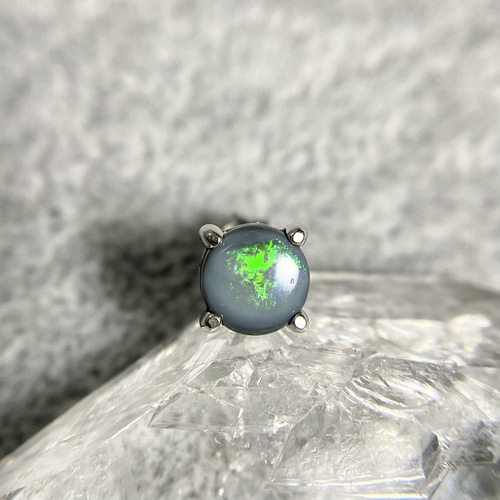 ライトニングリッジ産ブラックオパール 925SV スタッドピアス