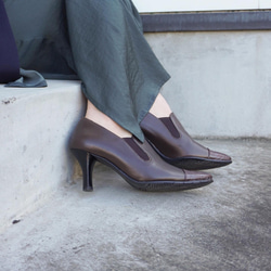 限時特惠！棕灰色真皮鱷魚皮短靴，側邊鬆緊帶設計，完美貼合。 第9張的照片