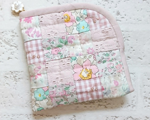 Pink !Pink !パッチワーク＊リバティ&プチロンドミニポーチ カード