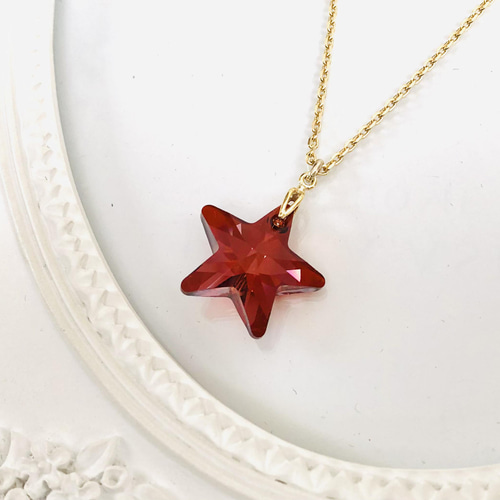 スワロフスキーSWAROVSKI レッド 赤 ペンダント ネックレス スワロフスキーSWAROVSKI レッド 赤 ペンダント ネックレス