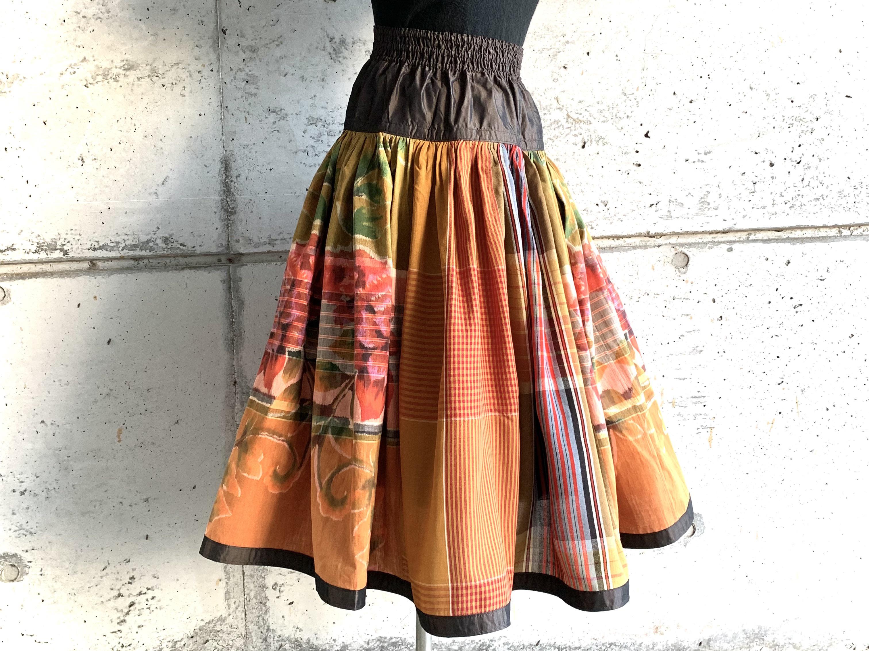 S~M size　大輪の花と黄金色の布団皮スカート