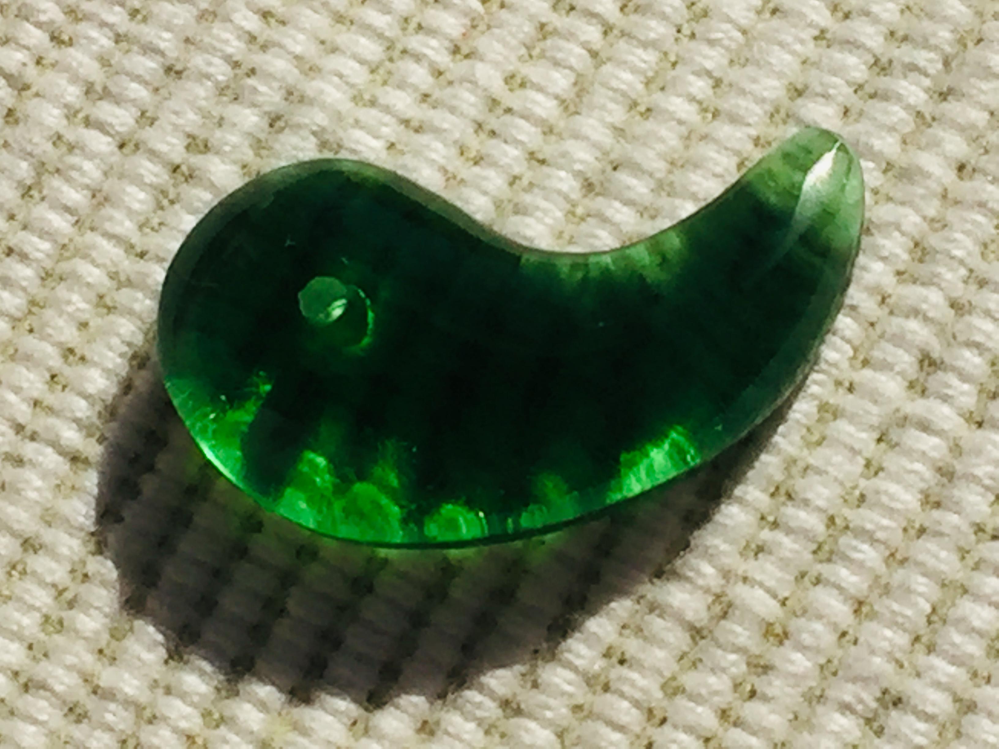 新春セール　史上初　アンダラクリスタルの「２０２２無限勾玉∞」２２色の緑