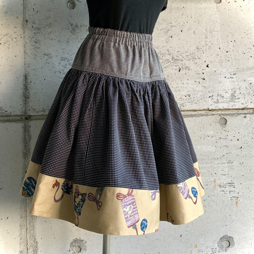 S~M size モダンな和柄の布団皮スカート・ゴールド フレアスカート 