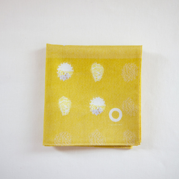 《自由包裹》讓人想起大海的陽光圖案的手帕頭巾/圍巾/黃色【貝殼】 第6張的照片