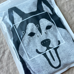 西伯利亞雪橇犬　T恤（灰）　犬 第3張的照片