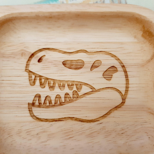 ♡オーダー♡木の恐竜☆名前入り☆ スクエア ランチプレート ＊恐竜 だいすき①＊ 木製 プレート