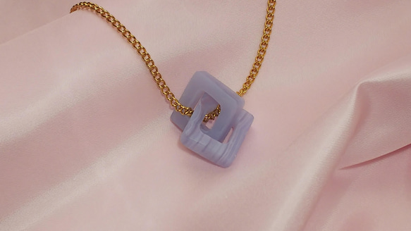 ☆ちょっと不思議な天然石のアクセサリー（ブルーレースアゲートのペンダントトップ）　Dear Friend® 1枚目の画像