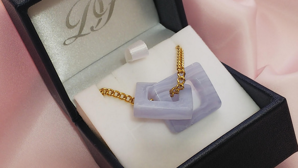 ☆ちょっと不思議な天然石のアクセサリー（ブルーレースアゲートのペンダントトップ）　Dear Friend® 3枚目の画像