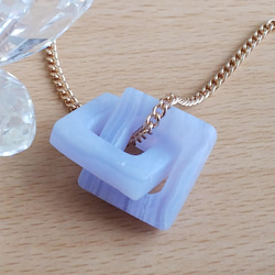 ☆ちょっと不思議な天然石のアクセサリー（ブルーレースアゲートのペンダントトップ）　Dear Friend® 4枚目の画像