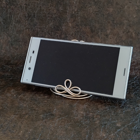 キット】ワイヤーで作る「スマホスタンド」 その他携帯アクセサリー