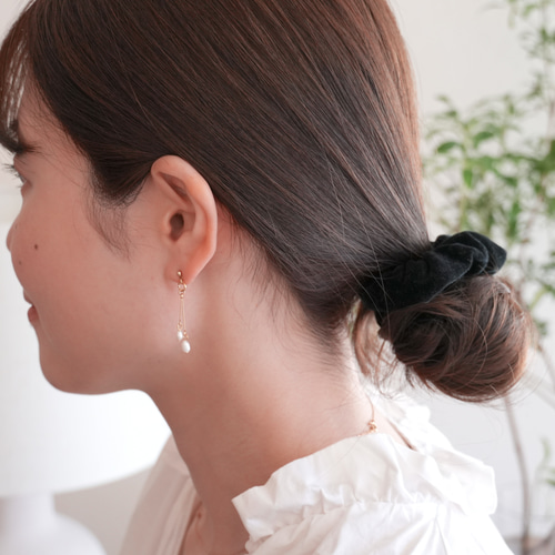 シンプル 小粒淡水パールピアス／イヤリング（GD）| 上品 透明感