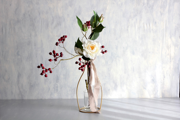 【レッドベリーの木と白椿】｜アーティフィシャルフラワー 花瓶アレンジ| 冬｜ギフト・インテリア雑貨 9枚目の画像