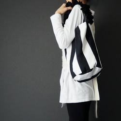 Furi Furi One Handle Bucket Tote Bag ☆ Monotone 粗邊框 第1張的照片