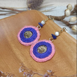 天然石】押し花ミラー刺繍のピアス ラピスラズリとマザーオブパール