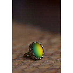 オーロラ 光の下で発色する ウエスタンアンティーク レインボーストーン オーバルリング 指輪 4枚目の画像