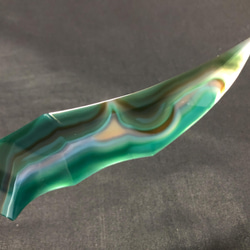 クリソ(緑瑪瑙)のナイフ形オブジェ 4枚目の画像