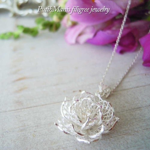 赤色 蓮の花モチーフ ペンダント 楽天市場】皐花1花 ネックレス フラワー レッド 両面赤