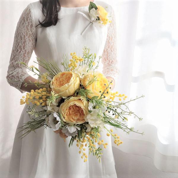 カナリアイエローのナチュラルクラッチブーケ　フォトウェディング
