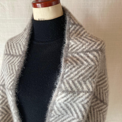 蓬鬆的羊駝絨針織圍脖：人字針織 第4張的照片