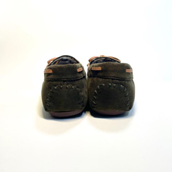 “24.0 cm SALE”輕巧輕鬆！溫暖的雙色緞帶軟皮鞋搭配純色蟒蛇皮（苔綠色 x 深綠色） 第5張的照片