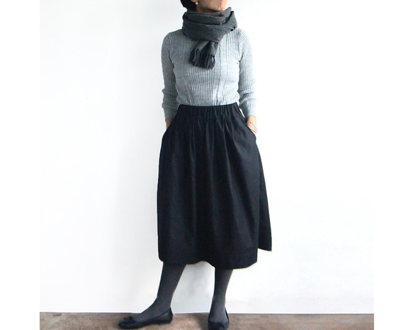 ２サイズ　タックギャザースカート（ブラック） 2枚目の画像