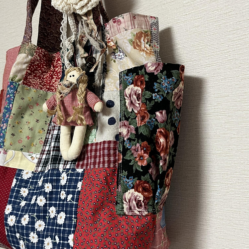 専用　ハンドメイド　パッチワークトートバッグモチーフ付き2点♪(๑ᴖ◡ᴖ๑) ブルーロック〉Team Z パッチワーク2WAYトートバッグ