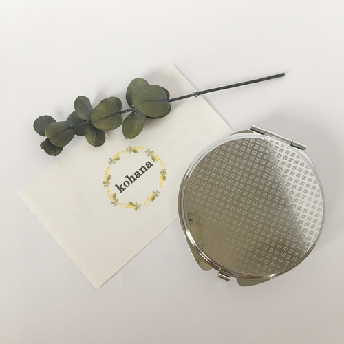 手鏡 刺繍 コンパクトミラー】1色刺繍 草花／Navy 手鏡 kohana 通販