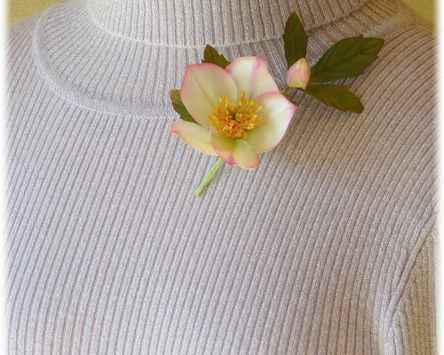 クリスマスローズのコサージュ(ピンク系) コサージュ つるちゃんの深雪